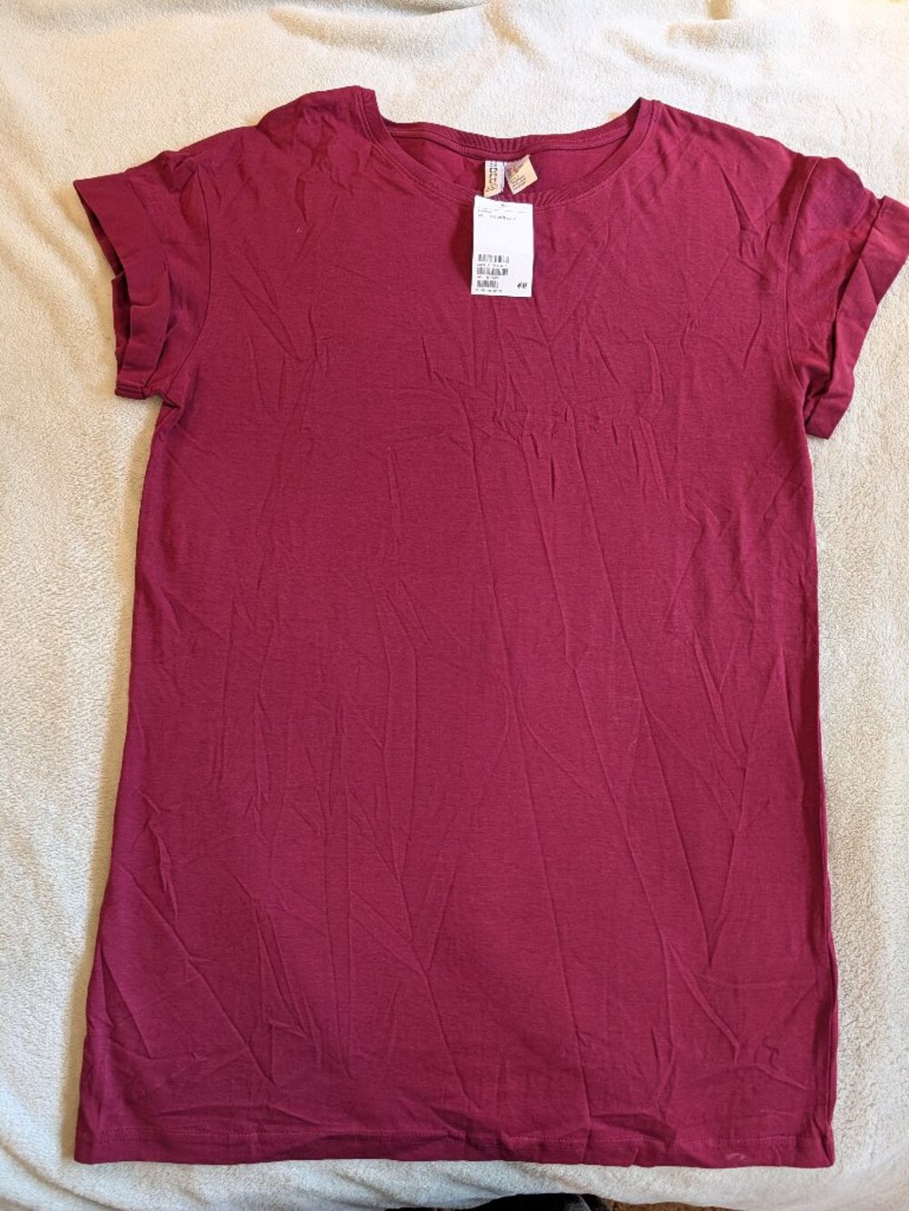 NEW H&M WOMENS T SHIRT S Small Divided Short Sleeve Red Tee Scoop Neck Basic Tee